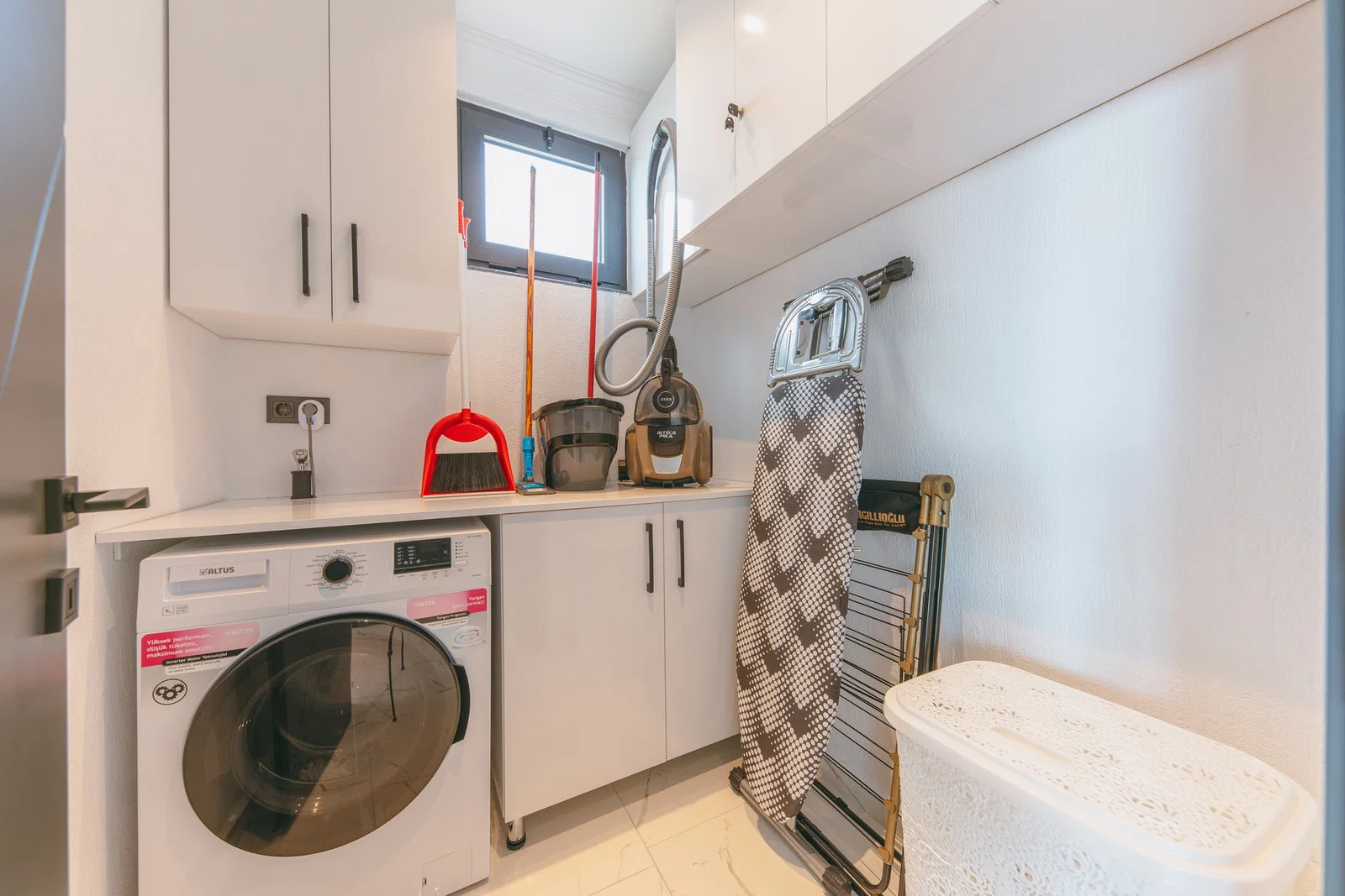 Üzümlü’de Korunaklı, Çocuk Havuzlu, 2 Yatak Odalı, Kiralık Villa