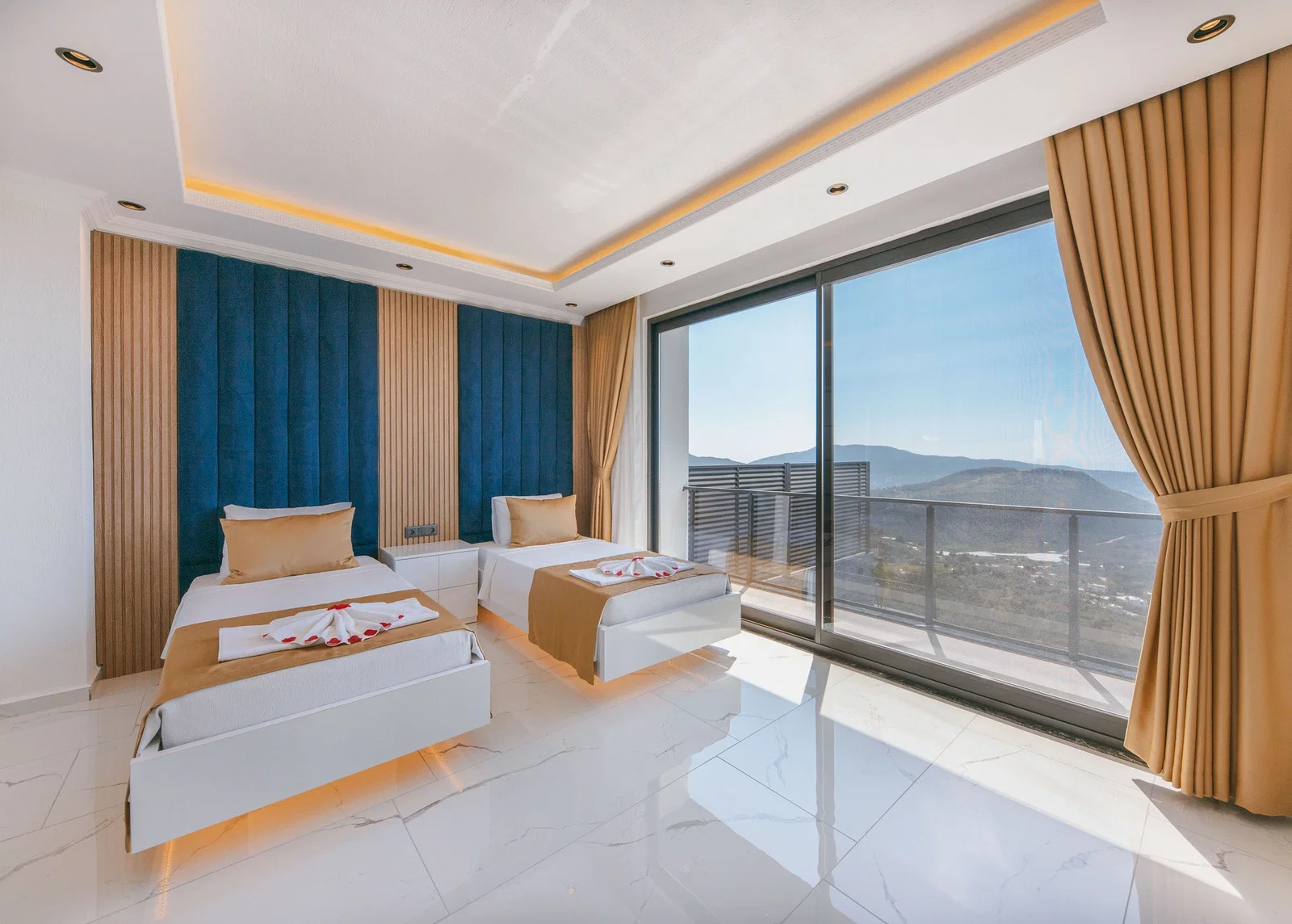 Üzümlü’de Korunaklı, Çocuk Havuzlu, 2 Yatak Odalı, Kiralık Villa