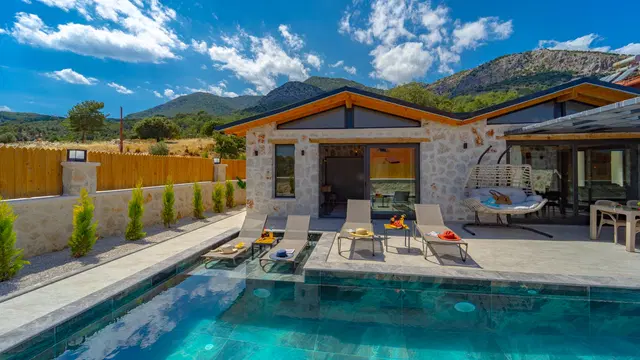 Fethiye’de doğa manzaralı kiralık villa, fotoğraf 3