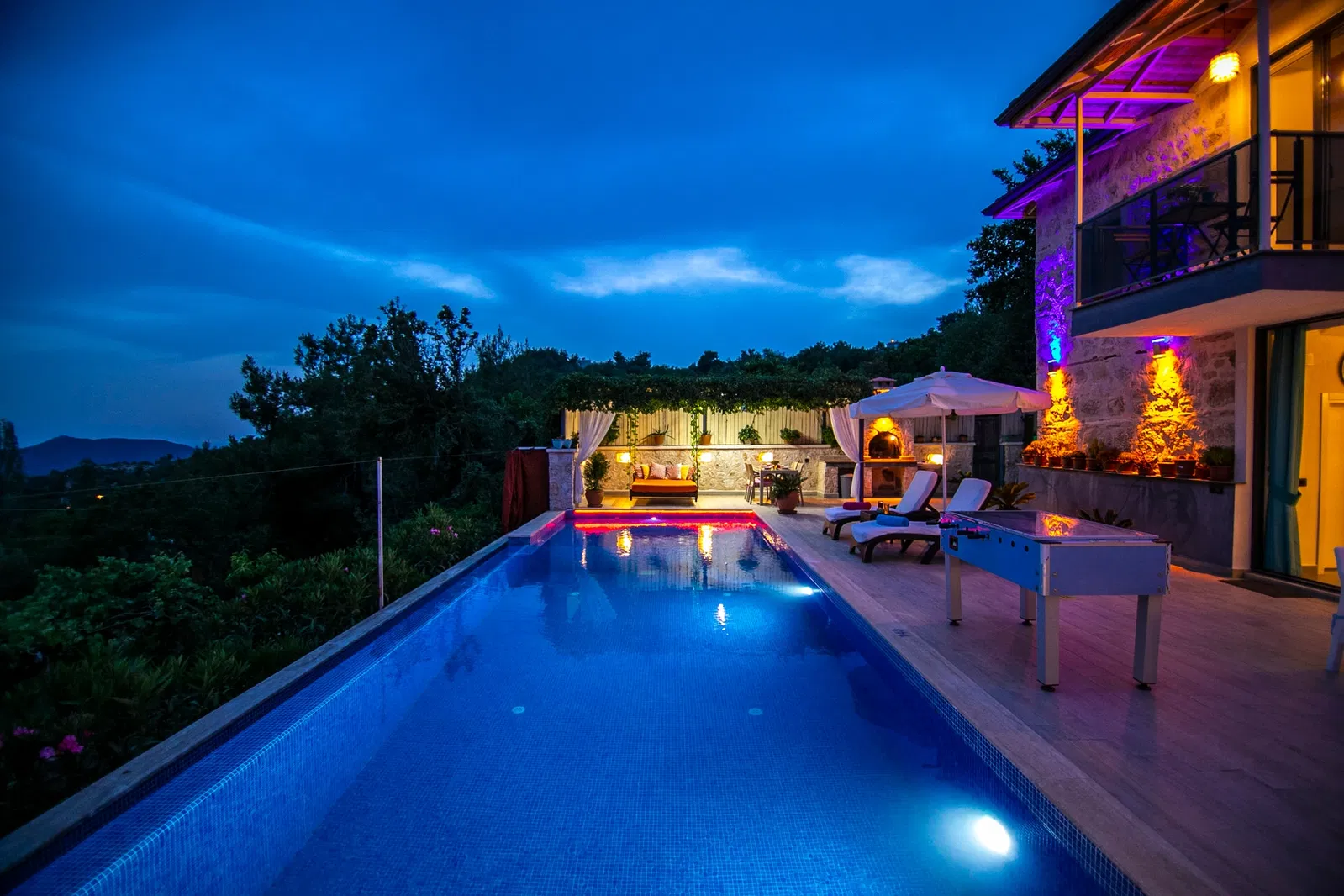İslamlar’da korunaklı havuzlu kiralık villa