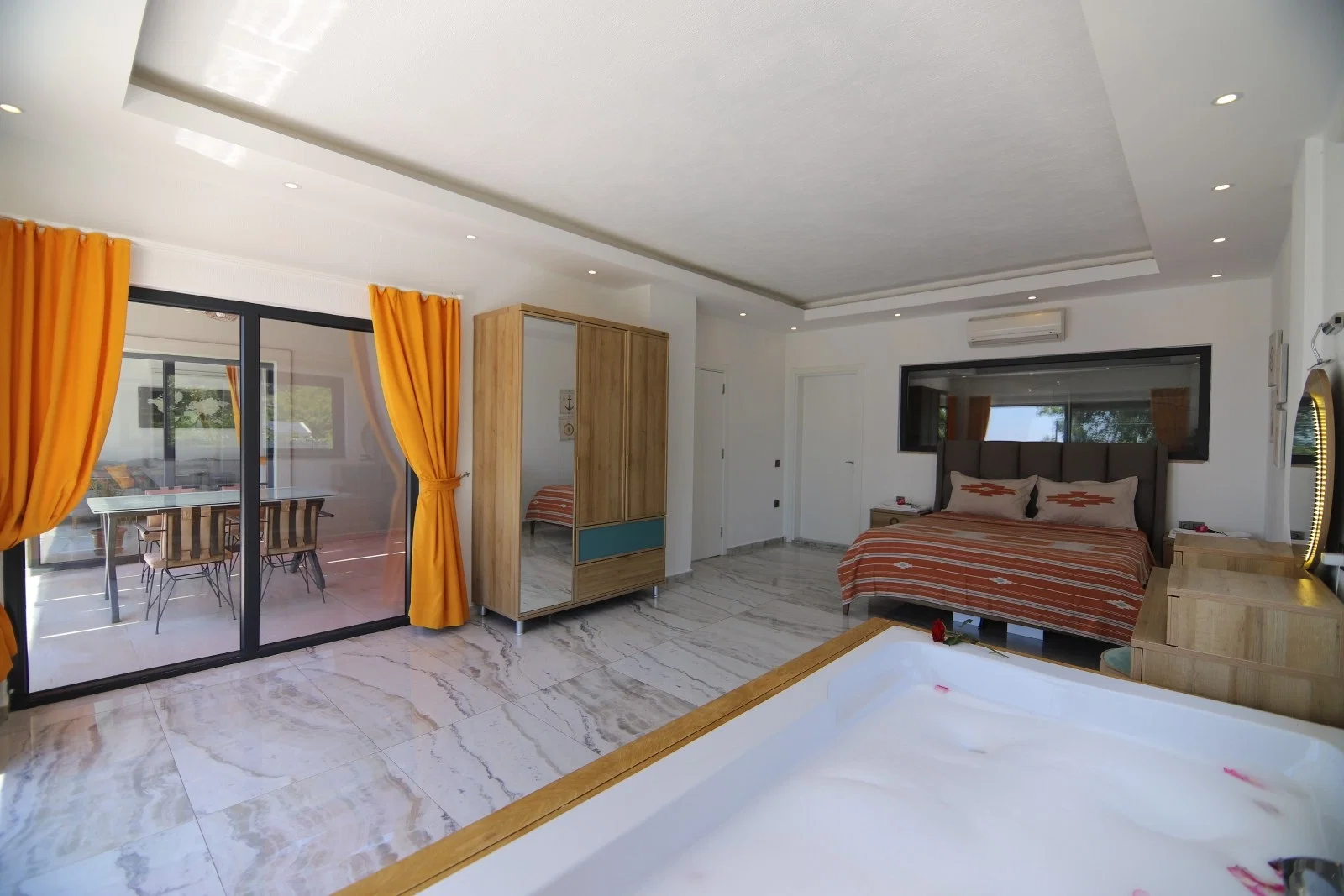 İslamlar’da Balayı Çiftlerine Uygun, Korunaklı Havuzlu, 1 Yatak Odalı, Ekonomik Villa