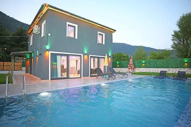 Sarıbelen’de bahçeli kiralık villa, fotoğraf 3