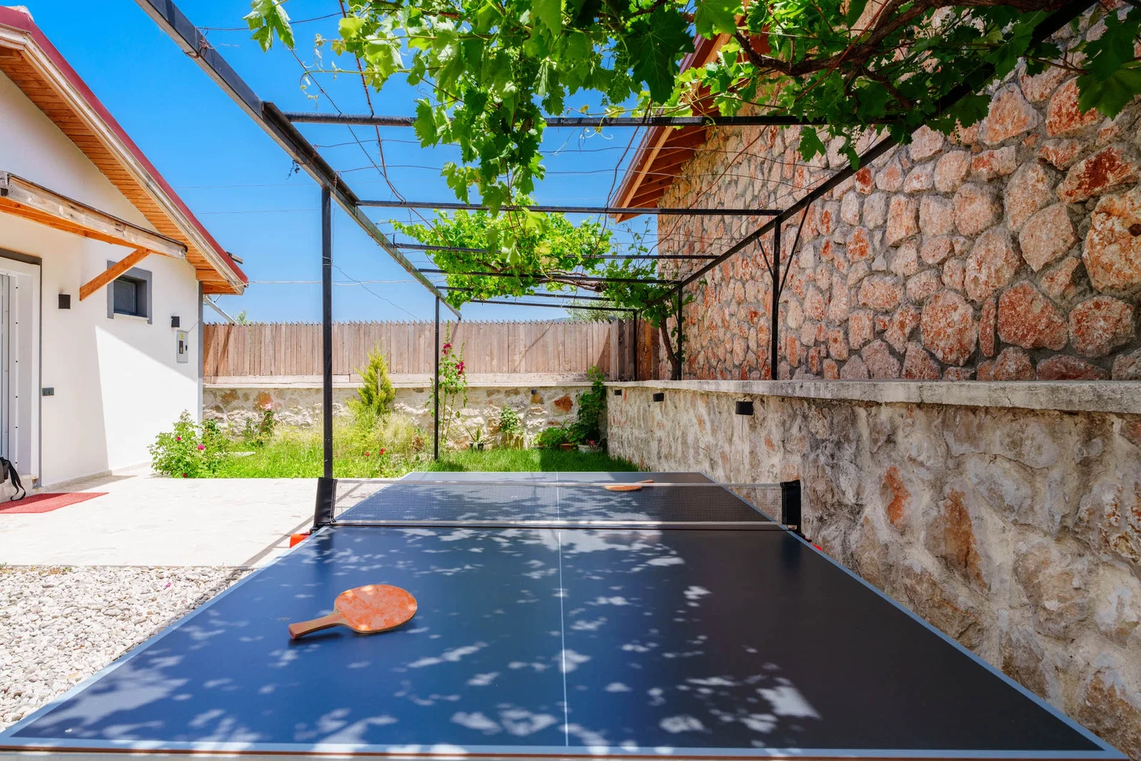Sarıbelen’de Balayı Çiftlerine Uygun, Korunaklı Havuzlu, 2 Yatak Odalı, Ekonomik Villa