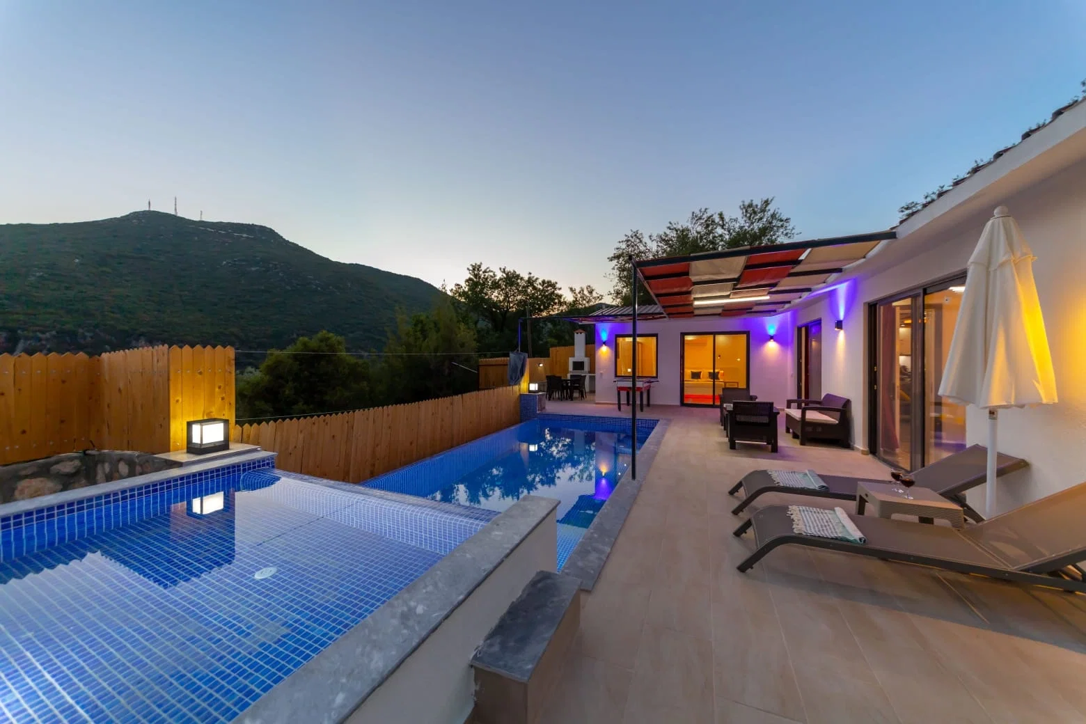 Sarıbelen’de Balayı Çiftlerine Uygun, Çocuk Havuzlu, 2 Yatak Odalı, Ekonomik Villa