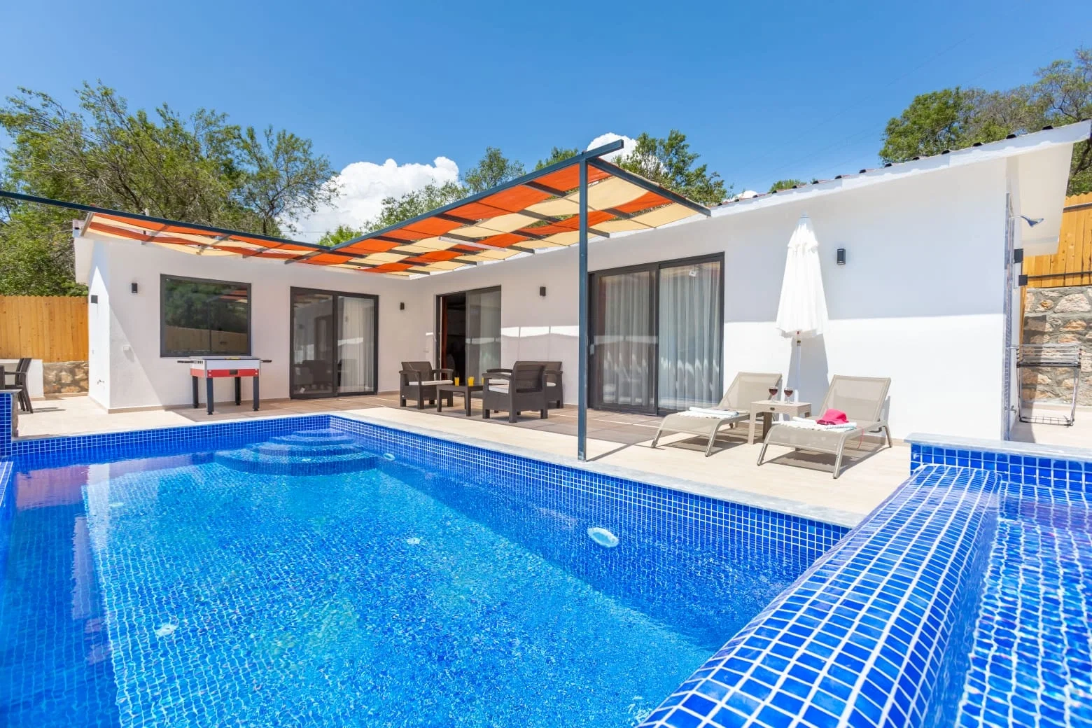 Sarıbelen’de Balayı Çiftlerine Uygun, Çocuk Havuzlu, 2 Yatak Odalı, Ekonomik Villa