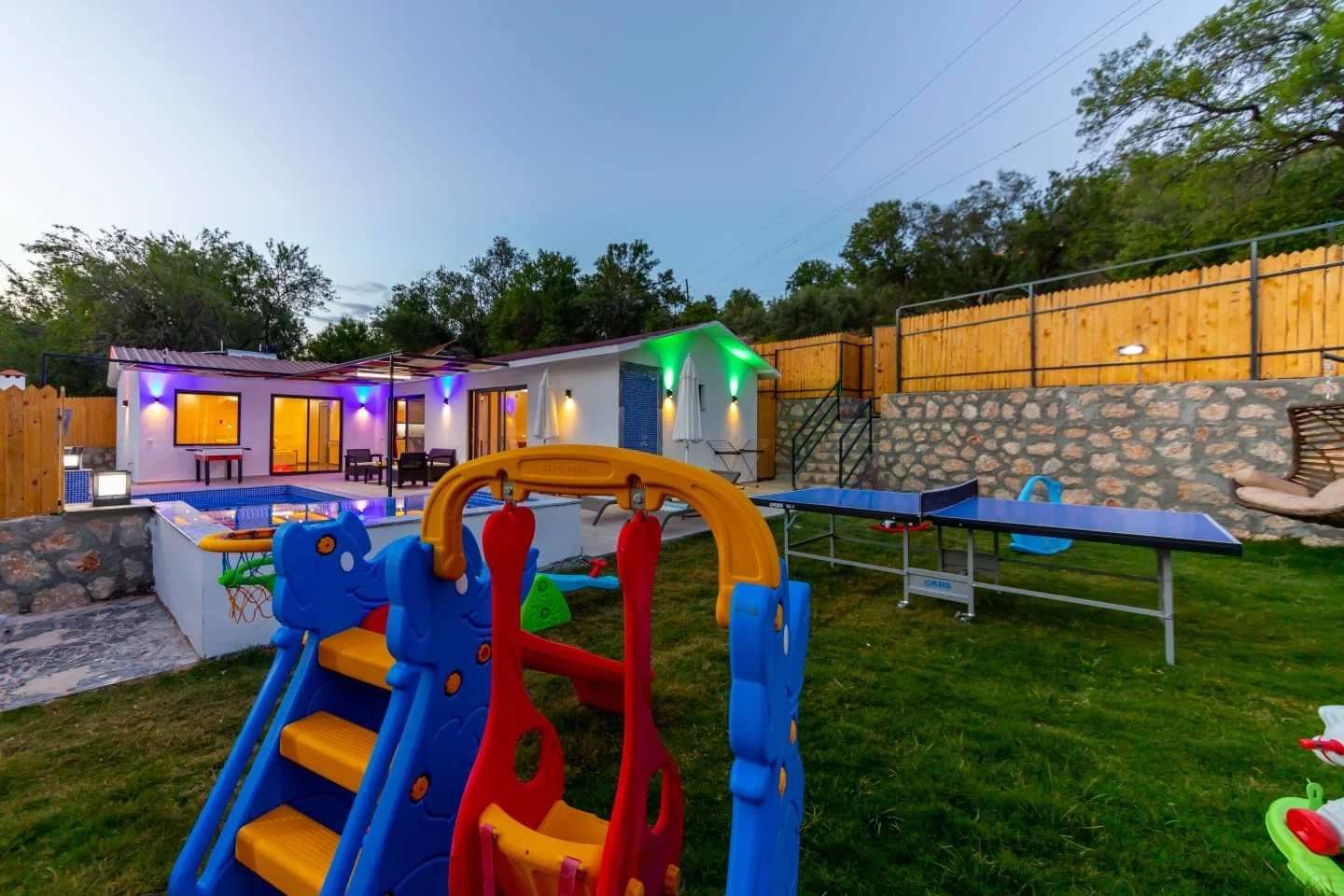 Sarıbelen’de Balayı Çiftlerine Uygun, Çocuk Havuzlu, 2 Yatak Odalı, Ekonomik Villa