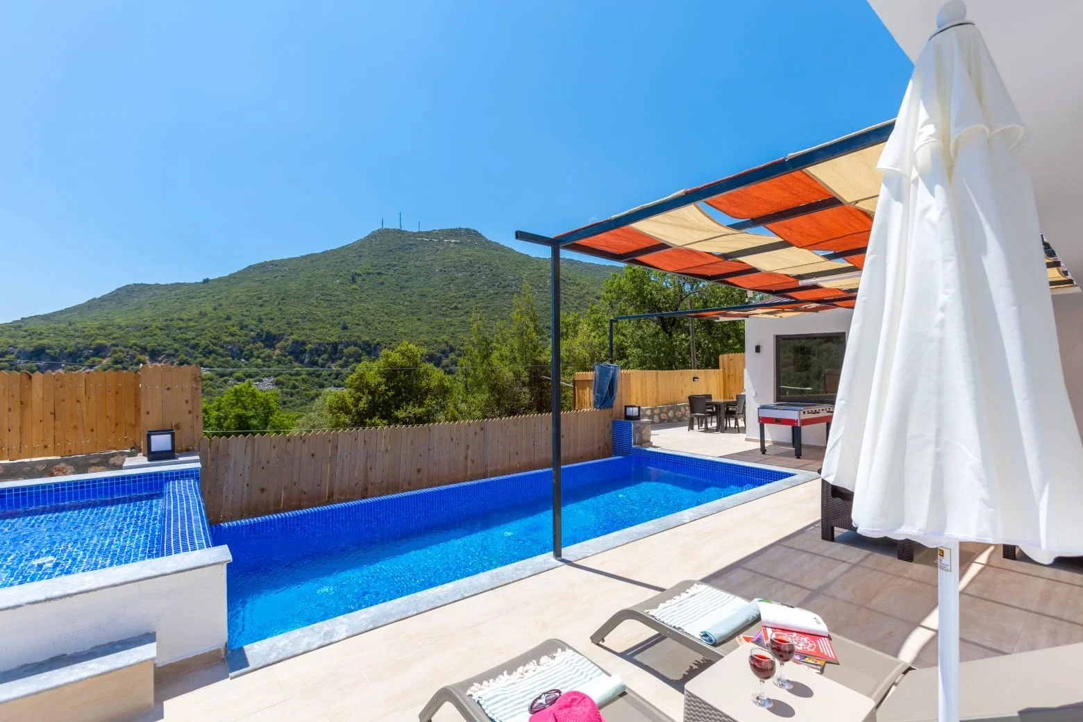 Sarıbelen’de Balayı Çiftlerine Uygun, Çocuk Havuzlu, 2 Yatak Odalı, Ekonomik Villa