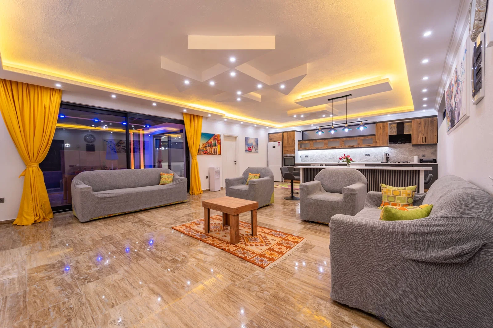 İslamlar’da Korunaklı, Isıtmalı Havuzlu, 2 Yatak Odalı, Kiralık Villa