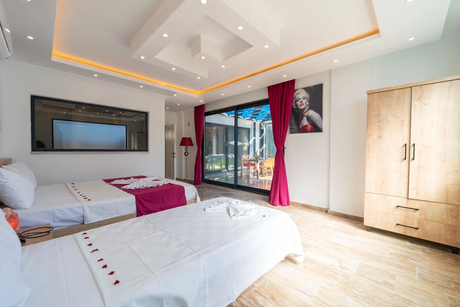 İslamlar’da Korunaklı, Isıtmalı Havuzlu, 2 Yatak Odalı, Kiralık Villa