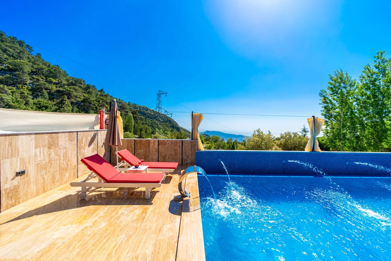 İslamlar’da Korunaklı, Isıtmalı Havuzlu, 2 Yatak Odalı, Kiralık Villa