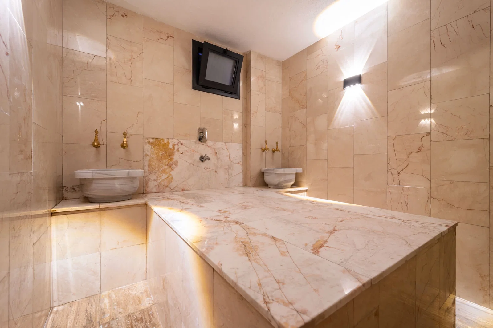 İslamlar’da Korunaklı, Isıtmalı Havuzlu, 2 Yatak Odalı, Kiralık Villa