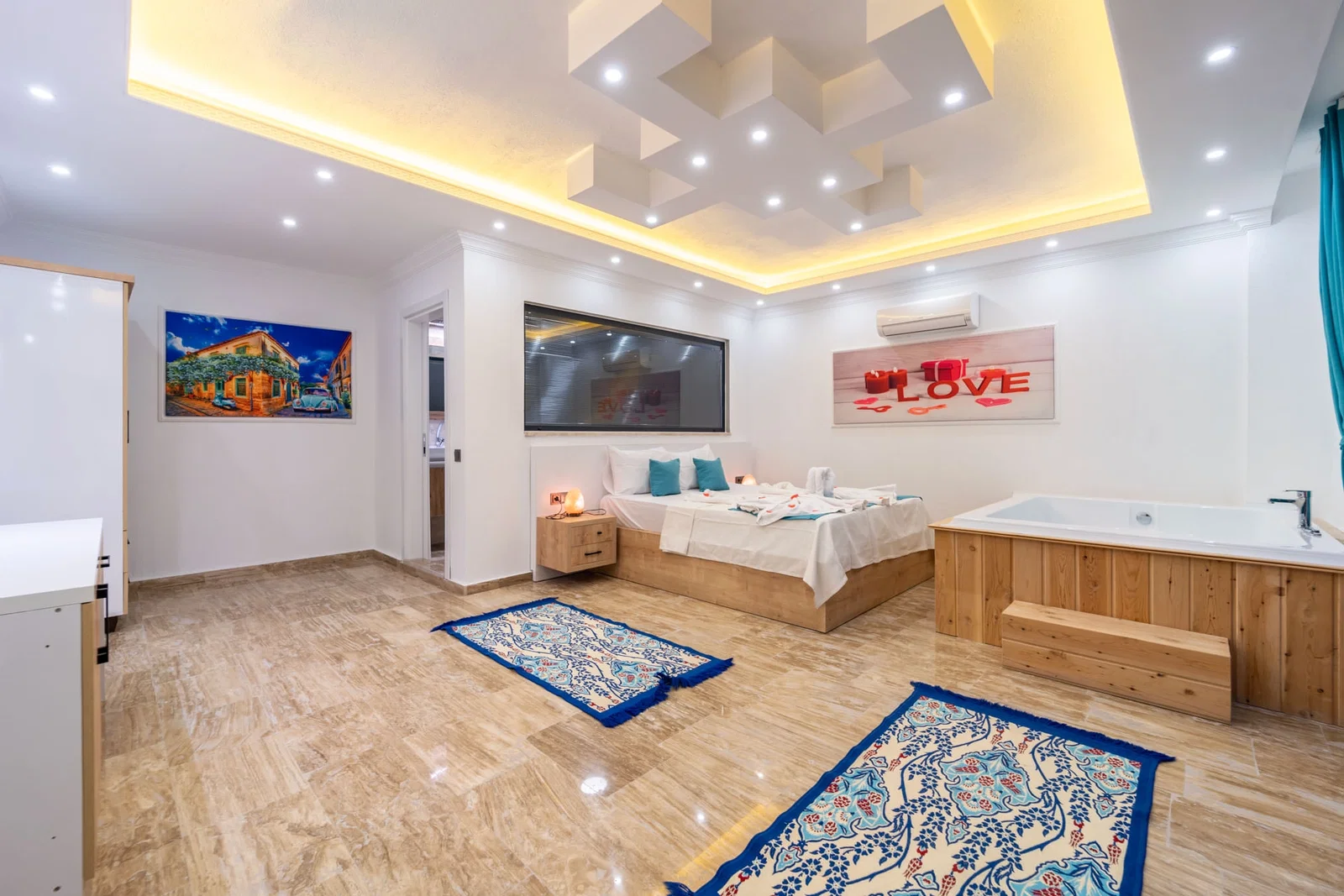 İslamlar’da Korunaklı, Isıtmalı Havuzlu, 2 Yatak Odalı, Kiralık Villa