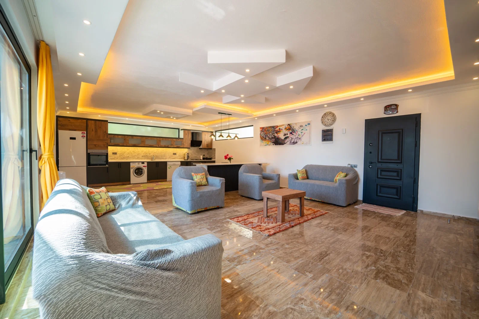 İslamlar’da Korunaklı, Isıtmalı Havuzlu, 2 Yatak Odalı, Kiralık Villa