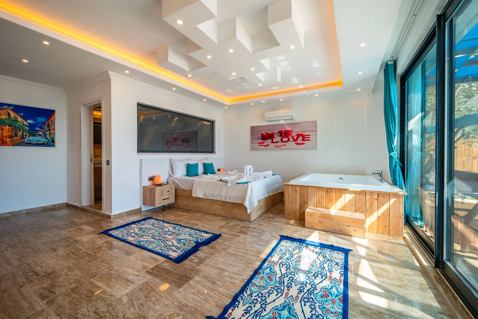 İslamlar’da Korunaklı, Isıtmalı Havuzlu, 2 Yatak Odalı, Kiralık Villa