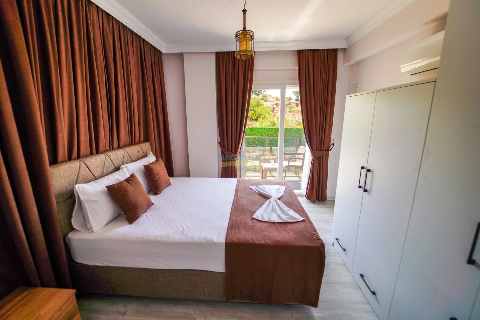 Fethiye’de Huzurlu, Korunaklı Havuzlu, 4 Yatak Odalı, Kiralık Villa