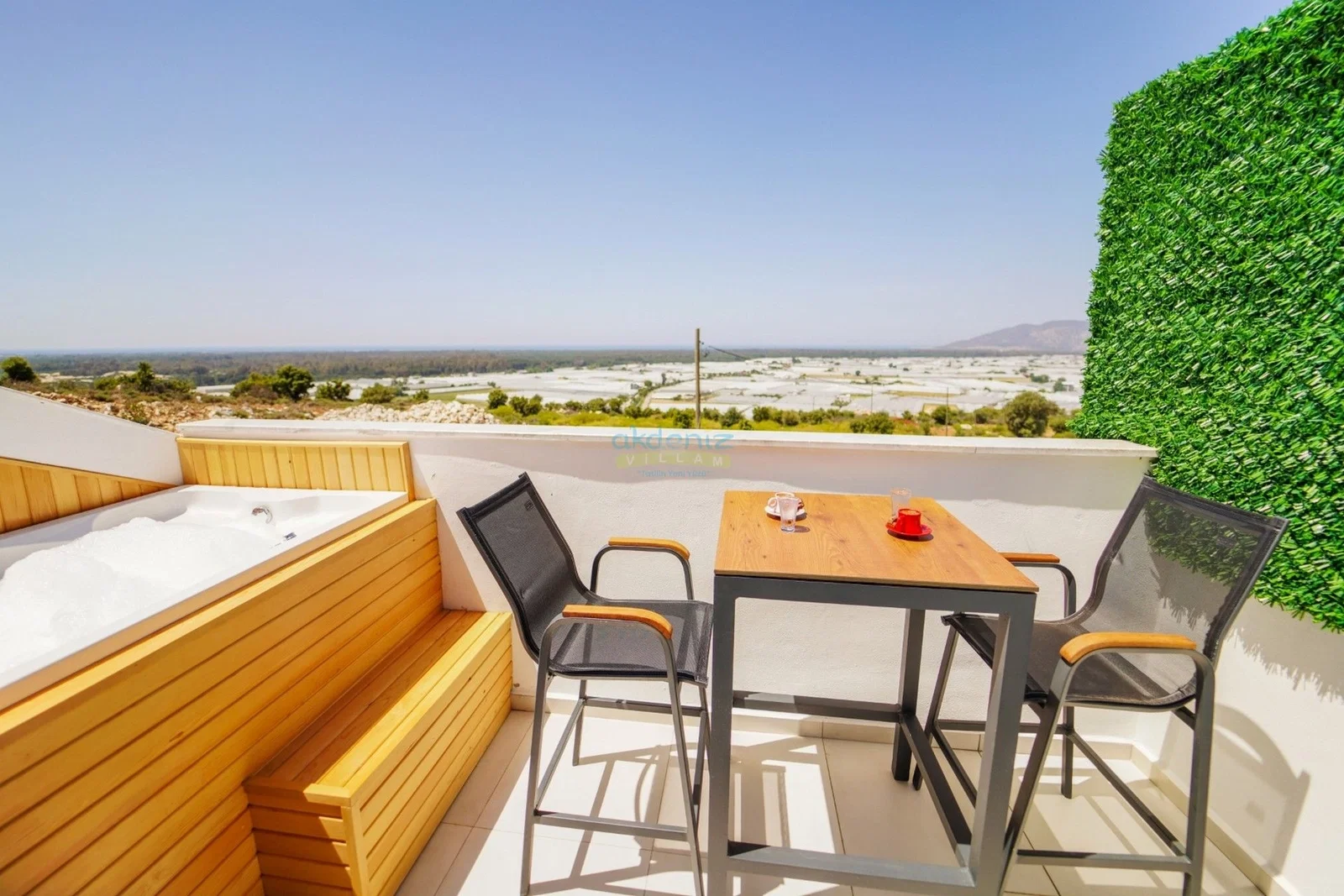Fethiye’de Huzurlu, Korunaklı Havuzlu, 4 Yatak Odalı, Kiralık Villa