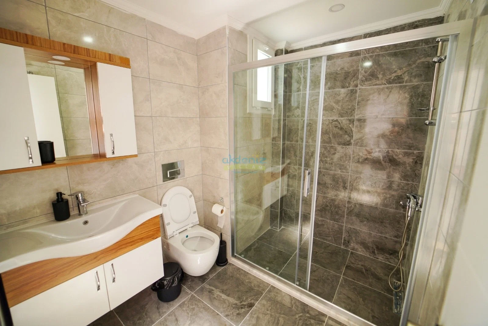 Fethiye’de Huzurlu, Korunaklı Havuzlu, 4 Yatak Odalı, Kiralık Villa