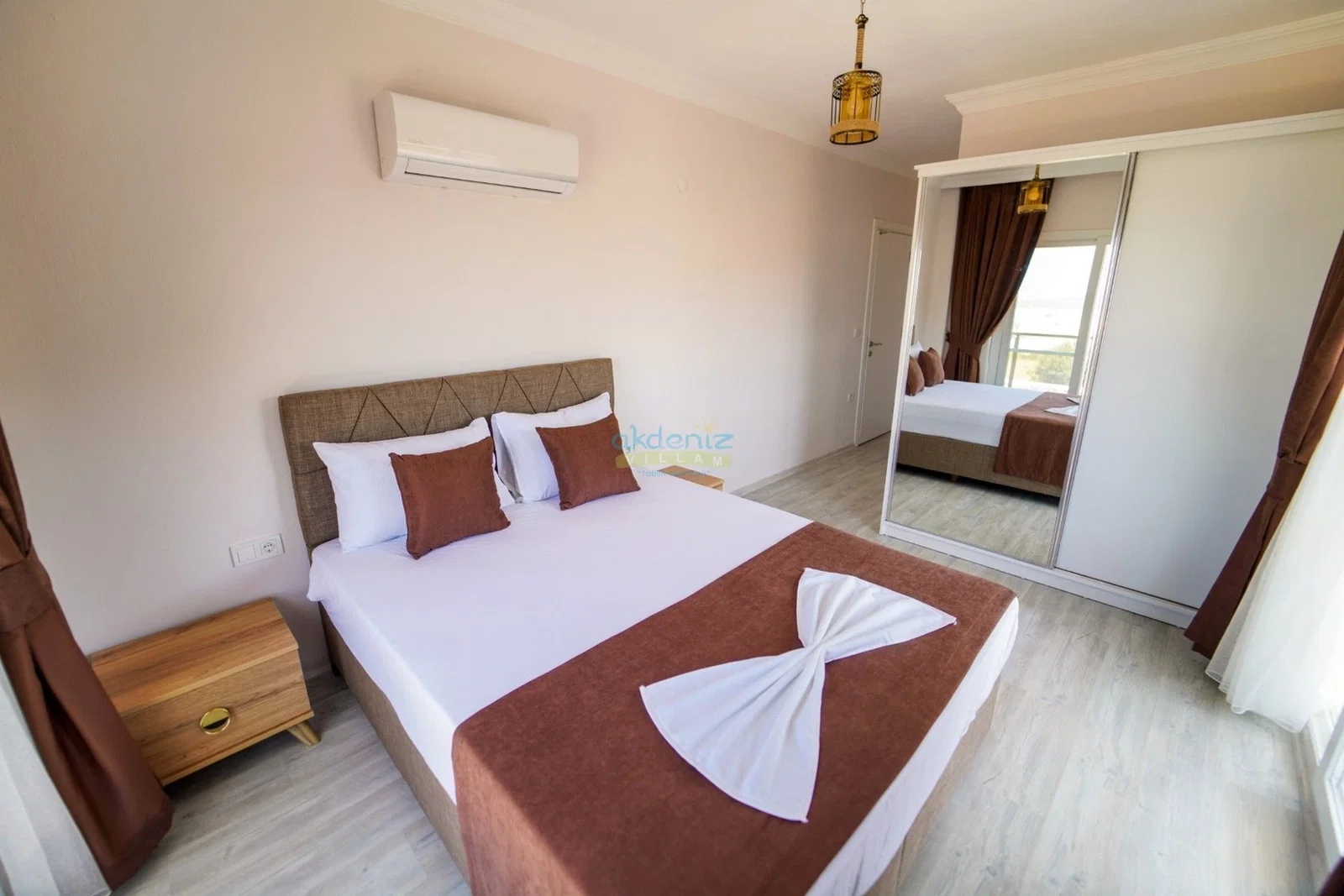 Fethiye’de Huzurlu, Korunaklı Havuzlu, 4 Yatak Odalı, Kiralık Villa