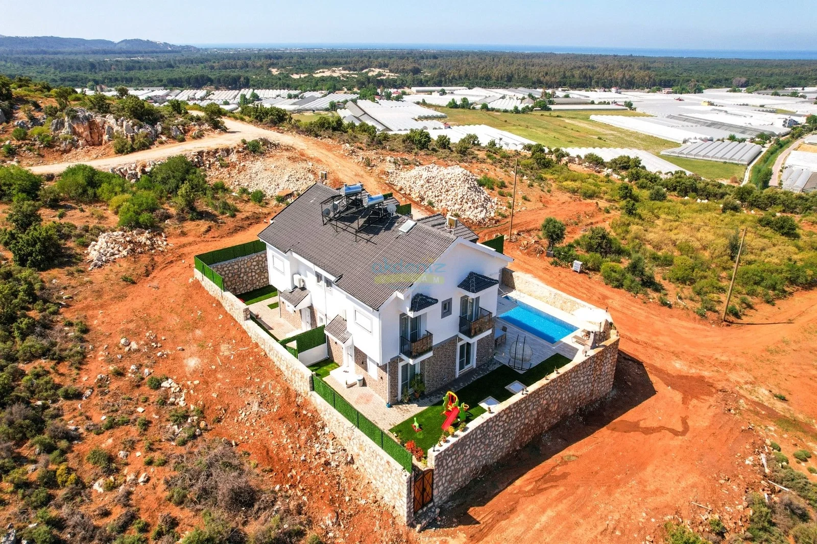 Fethiye’de Huzurlu, Korunaklı Havuzlu, 4 Yatak Odalı, Kiralık Villa