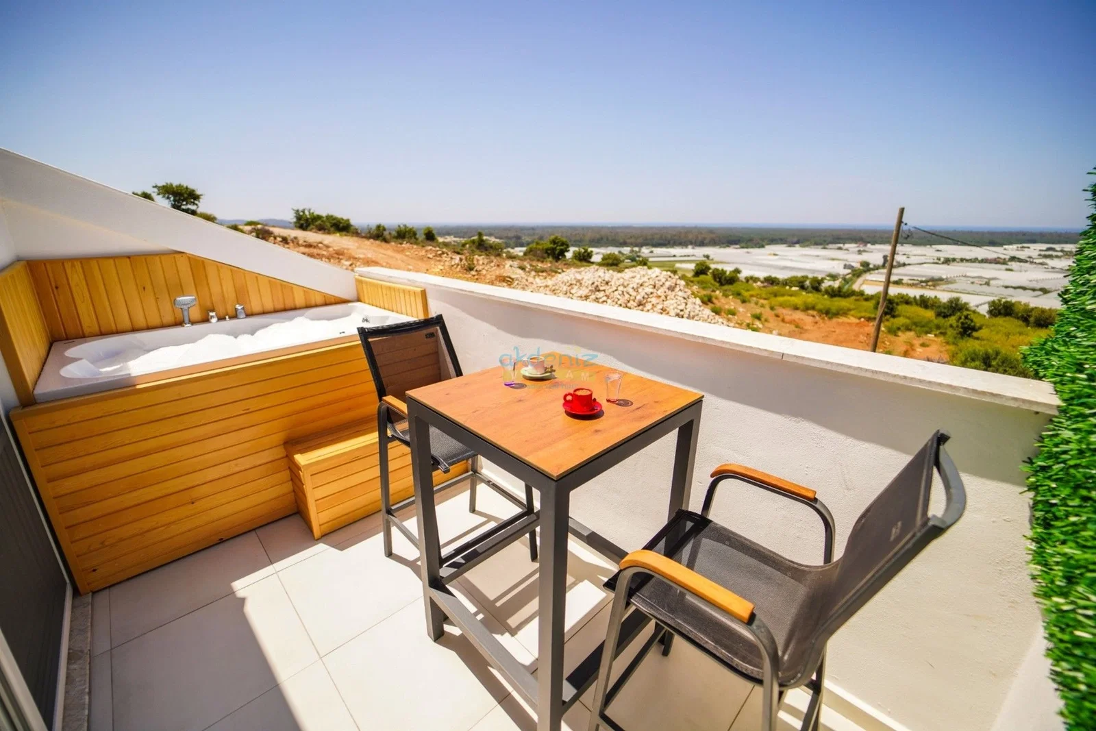 Fethiye’de Huzurlu, Korunaklı Havuzlu, 4 Yatak Odalı, Kiralık Villa