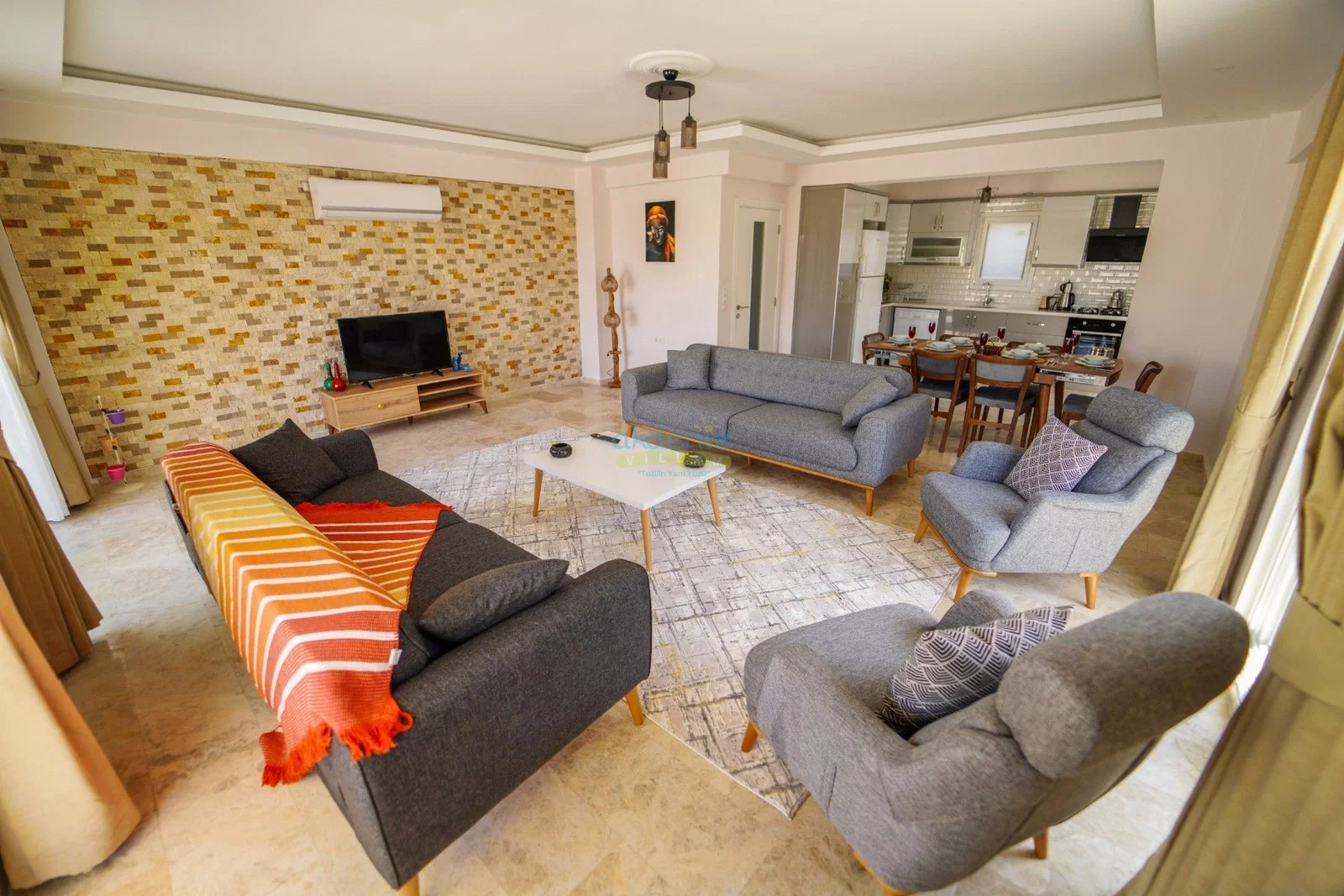 Fethiye’de Huzurlu, Korunaklı Havuzlu, 4 Yatak Odalı, Kiralık Villa