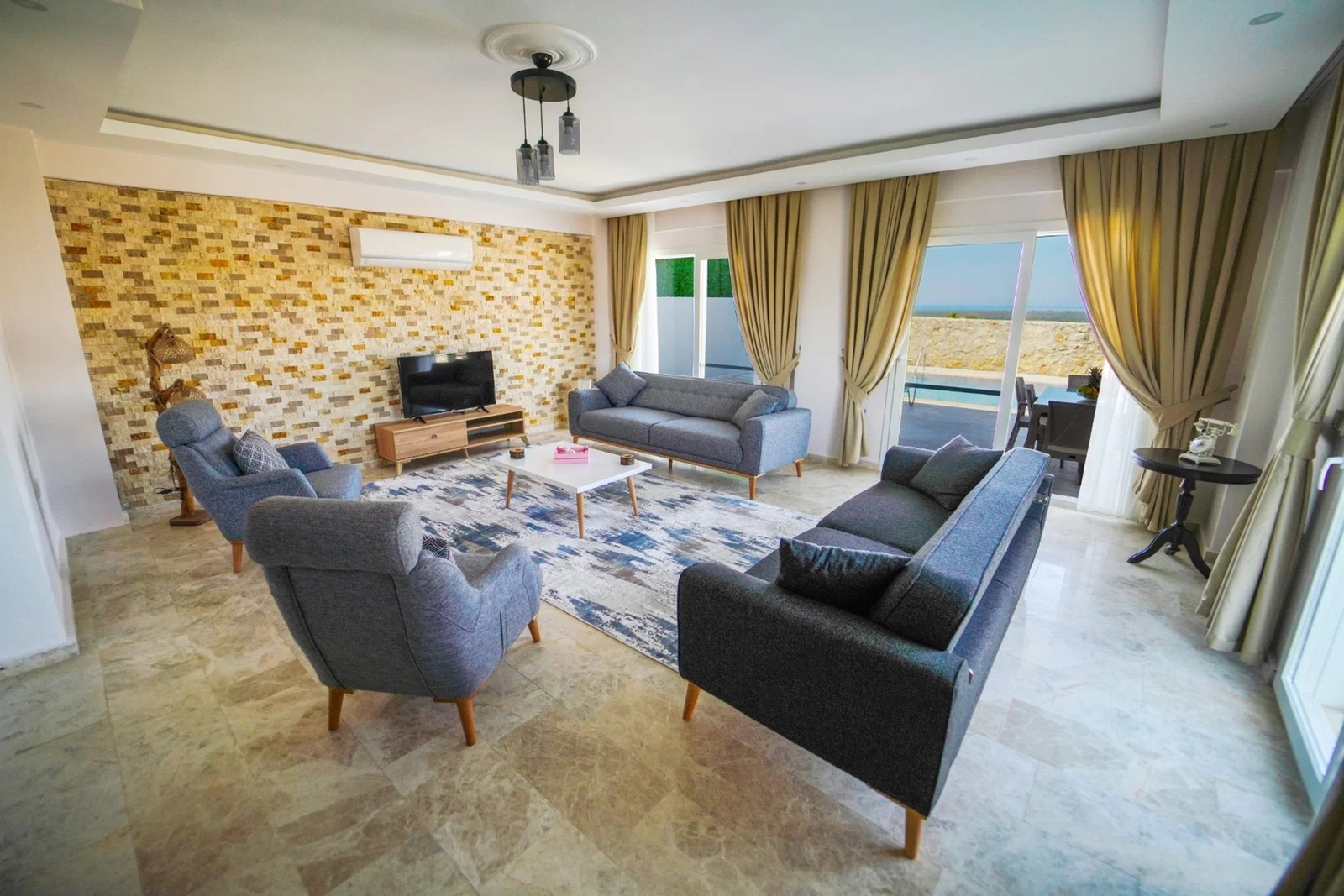 Fethiye’de Huzurlu, Korunaklı Havuzlu, 4 Yatak Odalı, Ekonomik Villa