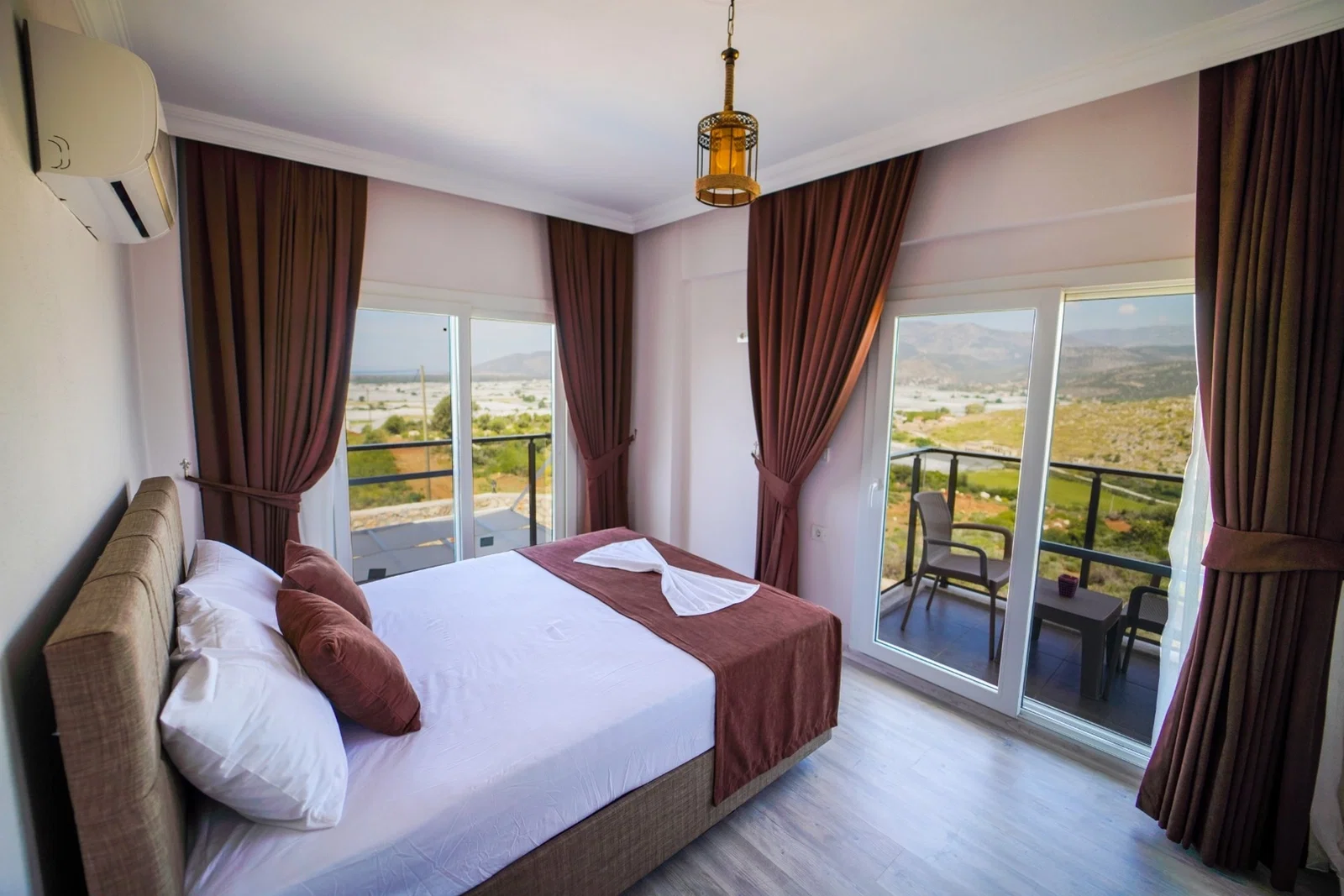 Fethiye’de Huzurlu, Korunaklı Havuzlu, 4 Yatak Odalı, Ekonomik Villa