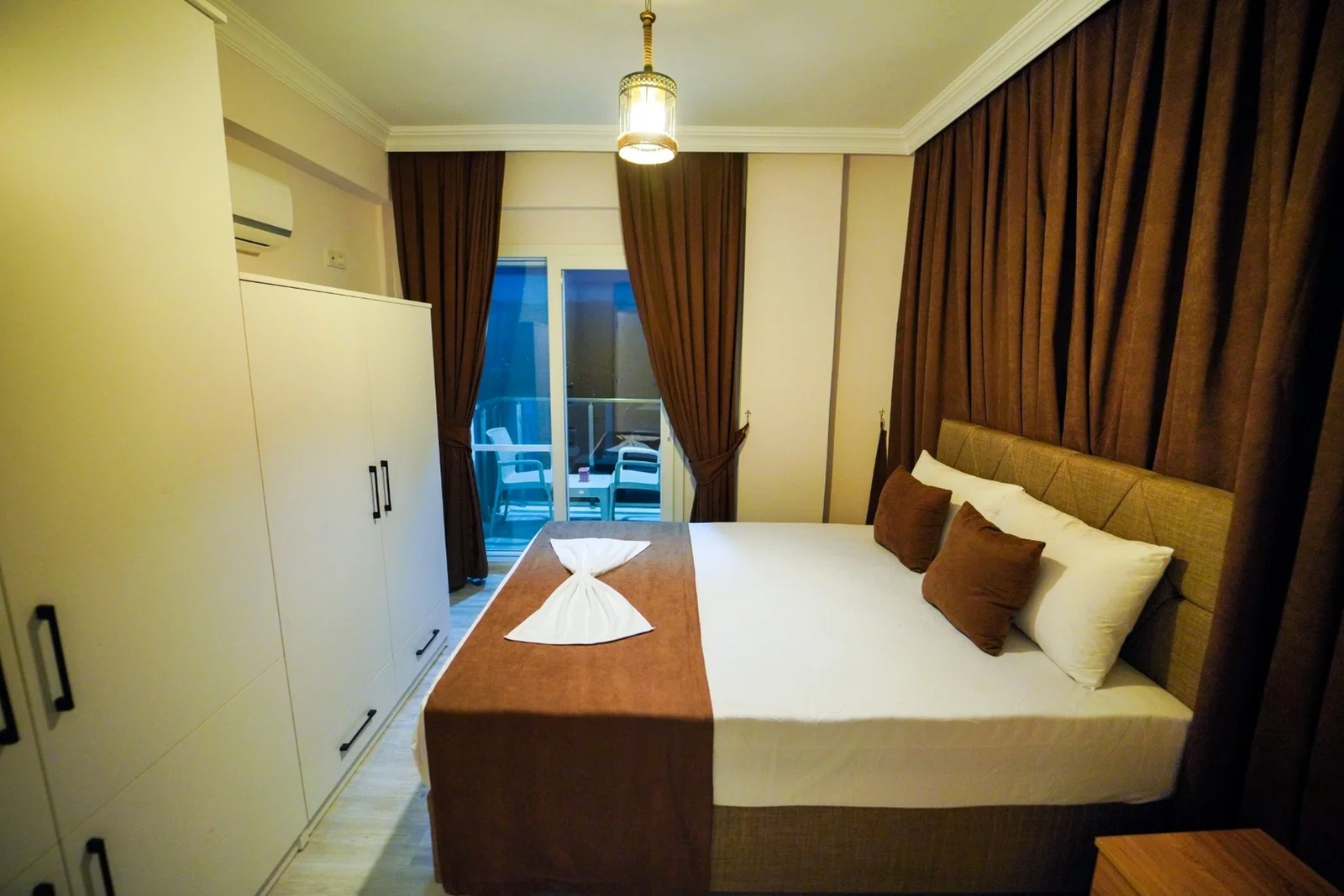 Fethiye’de Huzurlu, Korunaklı Havuzlu, 4 Yatak Odalı, Ekonomik Villa