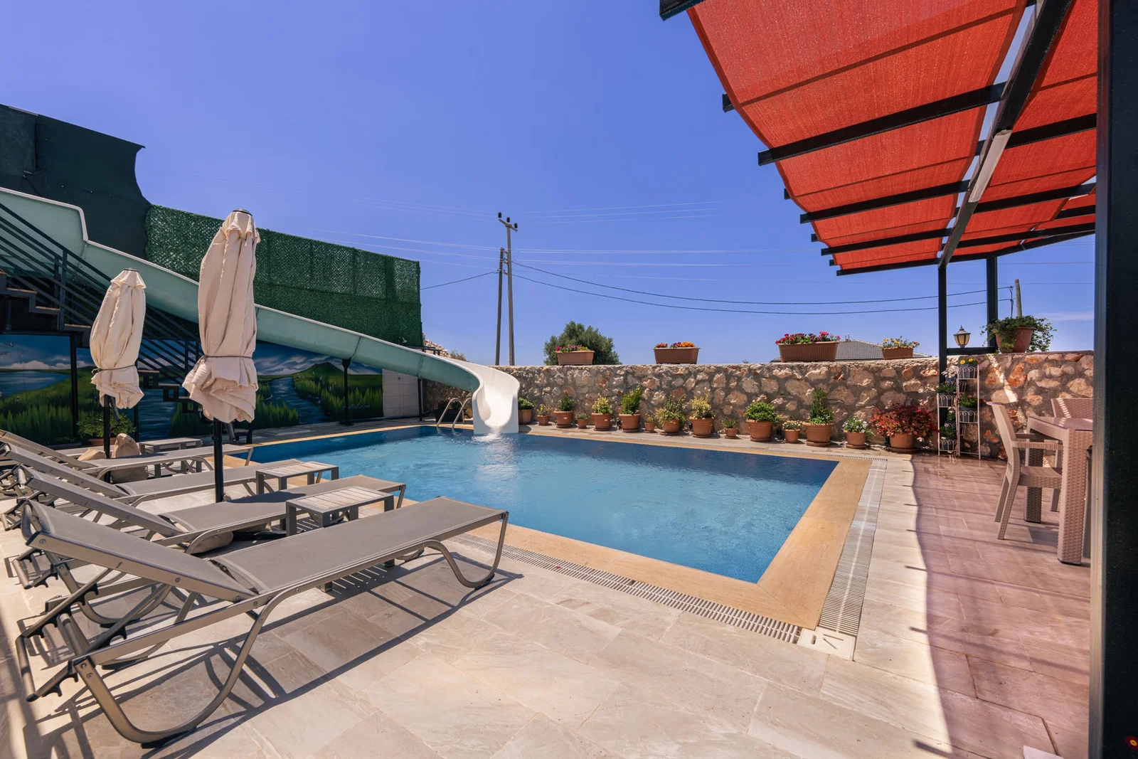 Fethiye’de Huzurlu, Korunaklı Havuzlu, 4 Yatak Odalı, Ekonomik Villa
