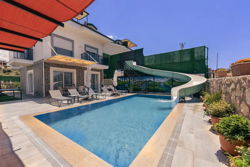Fethiye’de korunaklı havuzlu kiralık villa