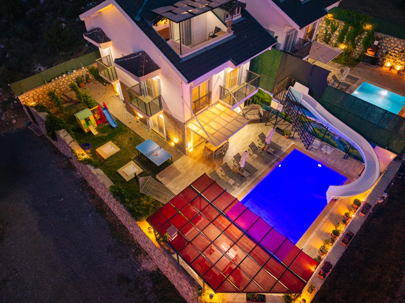 Fethiye’de Huzurlu, Korunaklı Havuzlu, 4 Yatak Odalı, Ekonomik Villa