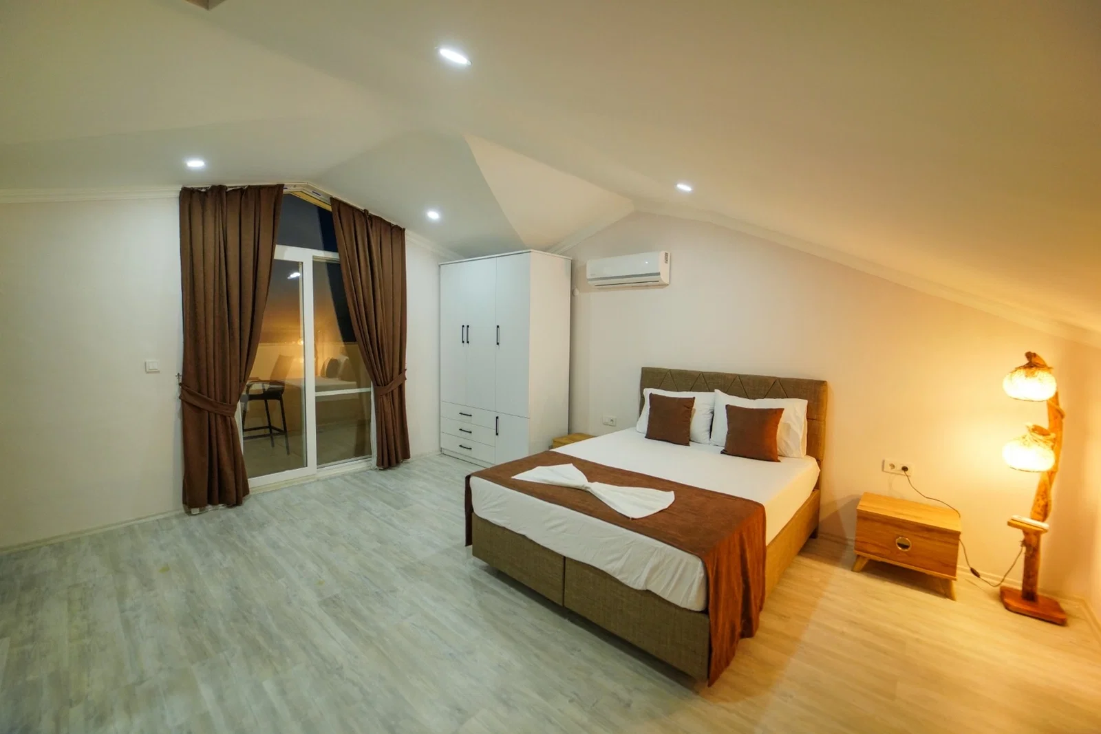 Fethiye’de Huzurlu, Korunaklı Havuzlu, 4 Yatak Odalı, Ekonomik Villa