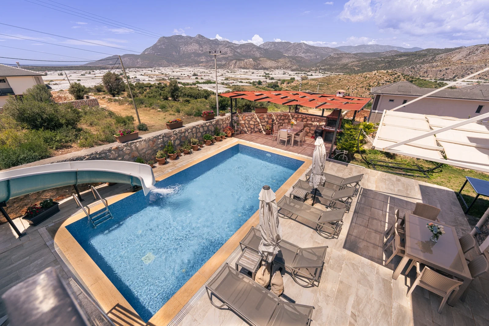 Fethiye’de Huzurlu, Korunaklı Havuzlu, 4 Yatak Odalı, Ekonomik Villa