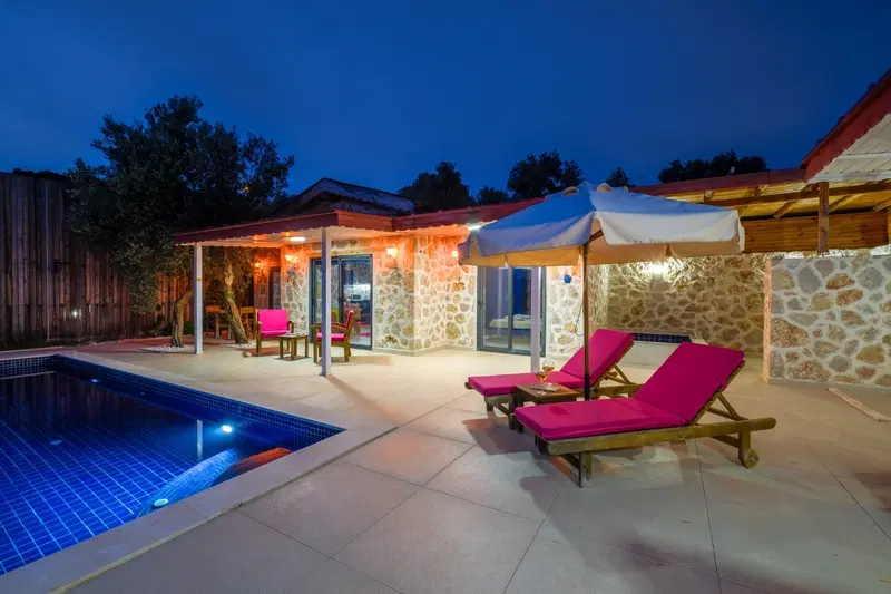 Üzümlü’de doğa manzaralı kiralık villa, fotoğraf 3