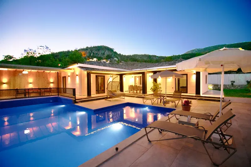 İslamlar’da korunaklı havuzlu kiralık villa