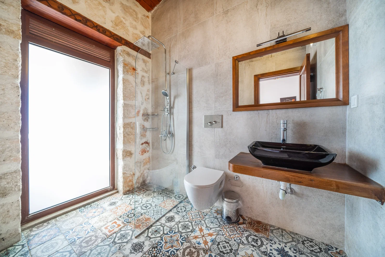 Üzümlü’de Balayı Çiftlerine Uygun, Korunaklı Havuzlu, 2 Yatak Odalı, Ekonomik Villa
