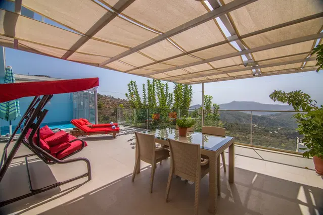 Üzümlü’de ısıtmalı havuzlu kiralık villa, fotoğraf 2