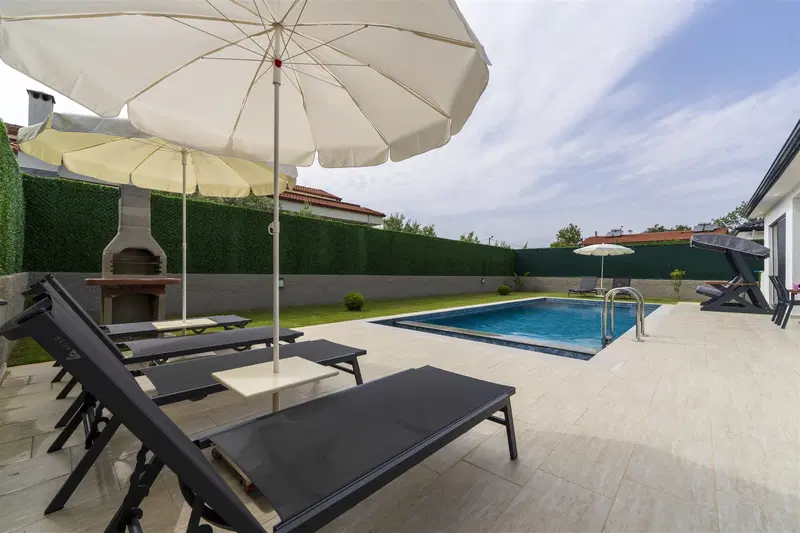 Fethiye’de korunaklı havuzlu kiralık villa, fotoğraf 6