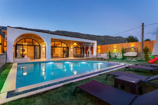 Sarıbelen’de bahçeli kiralık villa, fotoğraf 4