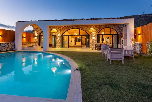 Sarıbelen’de doğa manzaralı kiralık villa, fotoğraf 3