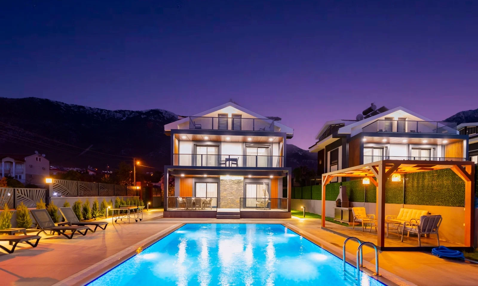 Fethiye’de Huzurlu, Korunaklı Havuzlu, 8 Kişilik, Lüks Villa