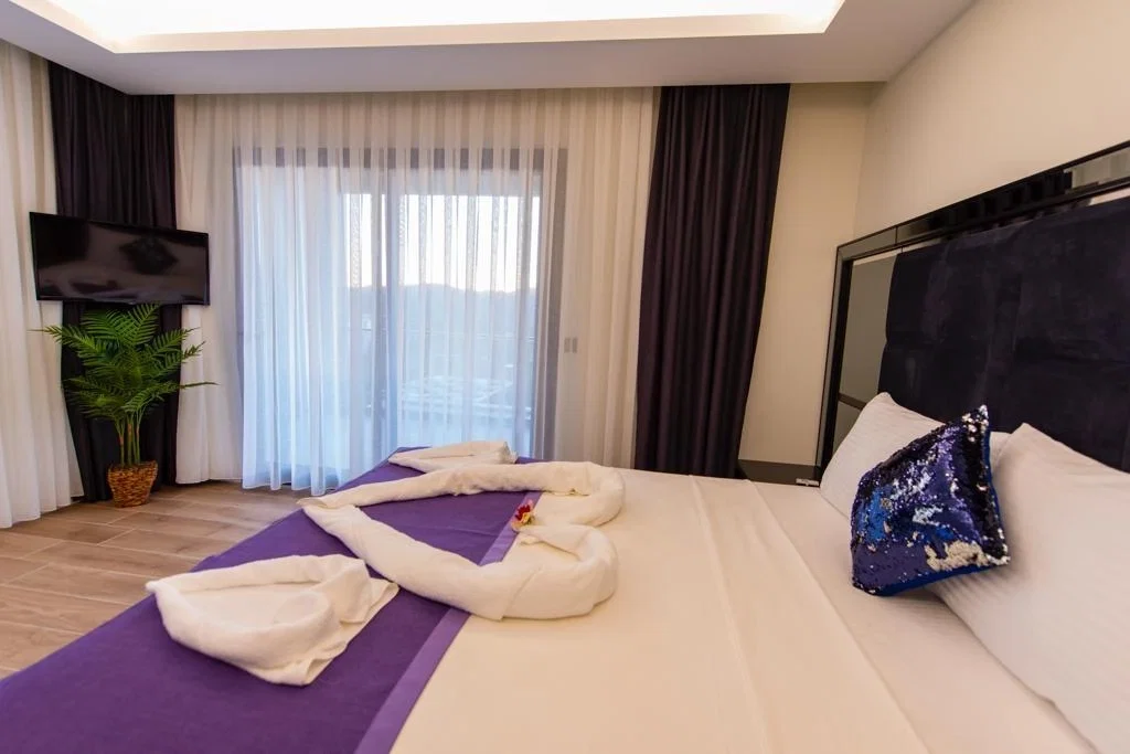 Fethiye’de Huzurlu, Korunaklı Havuzlu, 8 Kişilik, Lüks Villa