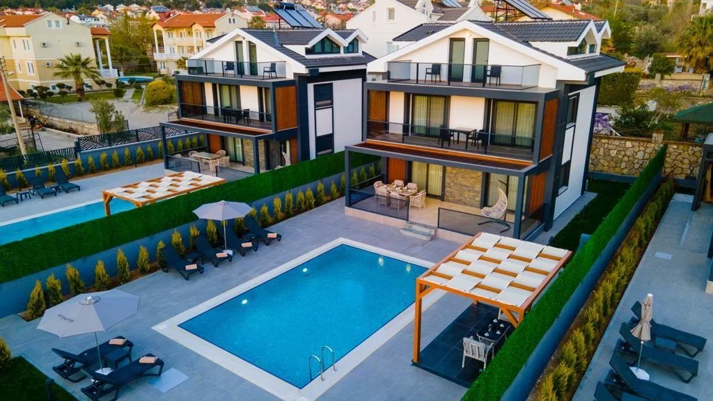 Fethiye’de Huzurlu, Korunaklı Havuzlu, 4 Yatak Odalı, Lüks Villa