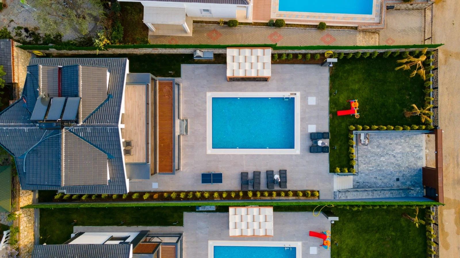 Fethiye’de Huzurlu, Korunaklı Havuzlu, 4 Yatak Odalı, Lüks Villa