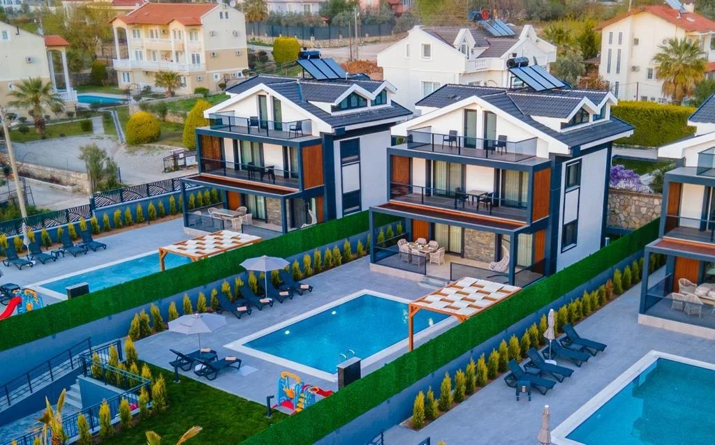 Fethiye’de Huzurlu, Korunaklı Havuzlu, 4 Yatak Odalı, Lüks Villa