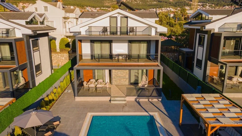 Fethiye’de Huzurlu, Korunaklı Havuzlu, 4 Yatak Odalı, Lüks Villa