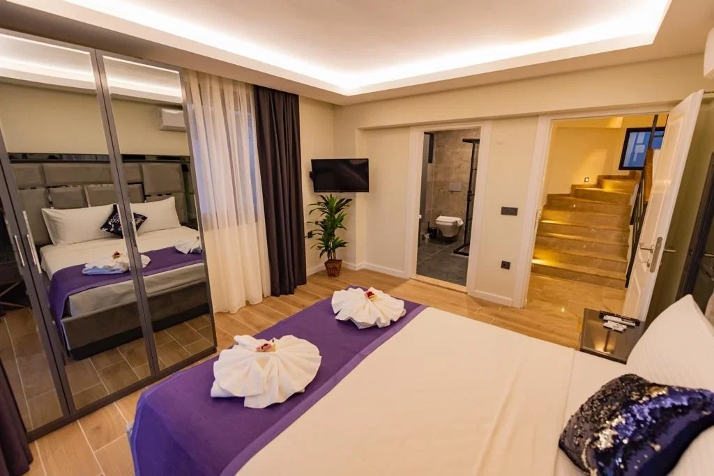 Fethiye’de Huzurlu, Korunaklı Havuzlu, 4 Yatak Odalı, Lüks Villa