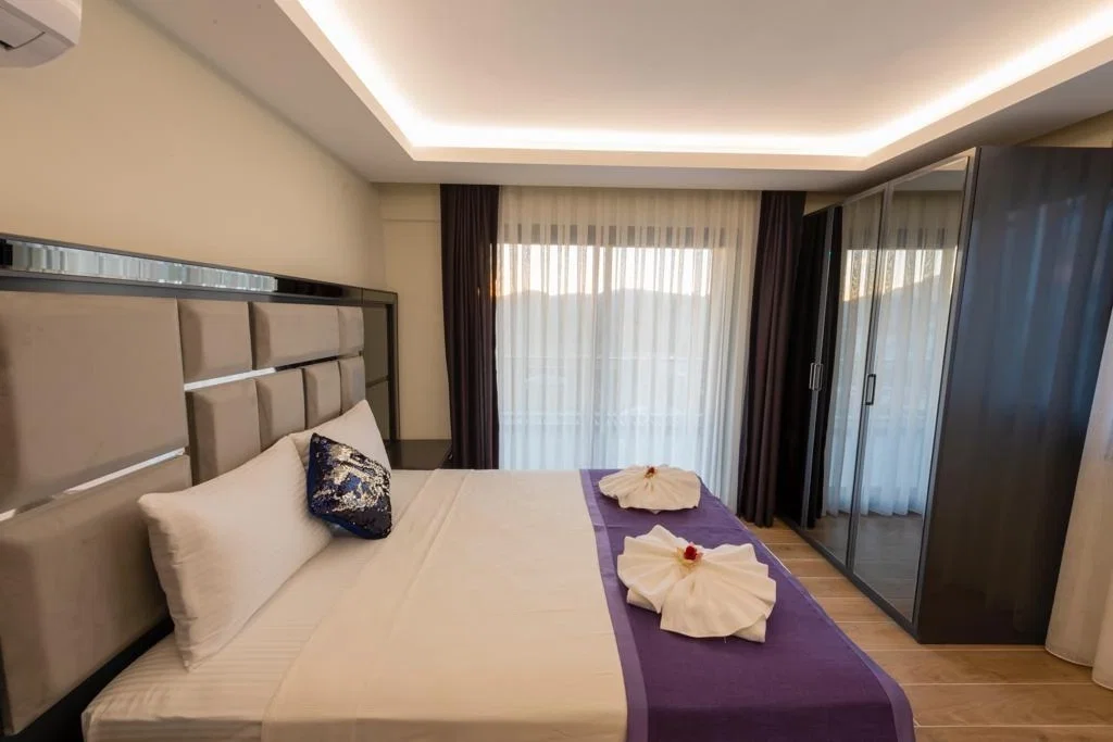 Fethiye’de Huzurlu, Korunaklı Havuzlu, 4 Yatak Odalı, Lüks Villa