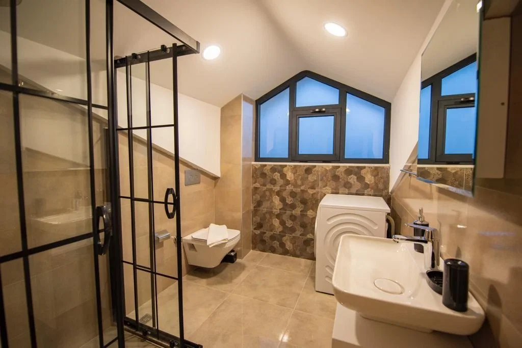 Fethiye’de Huzurlu, Korunaklı Havuzlu, 4 Yatak Odalı, Lüks Villa
