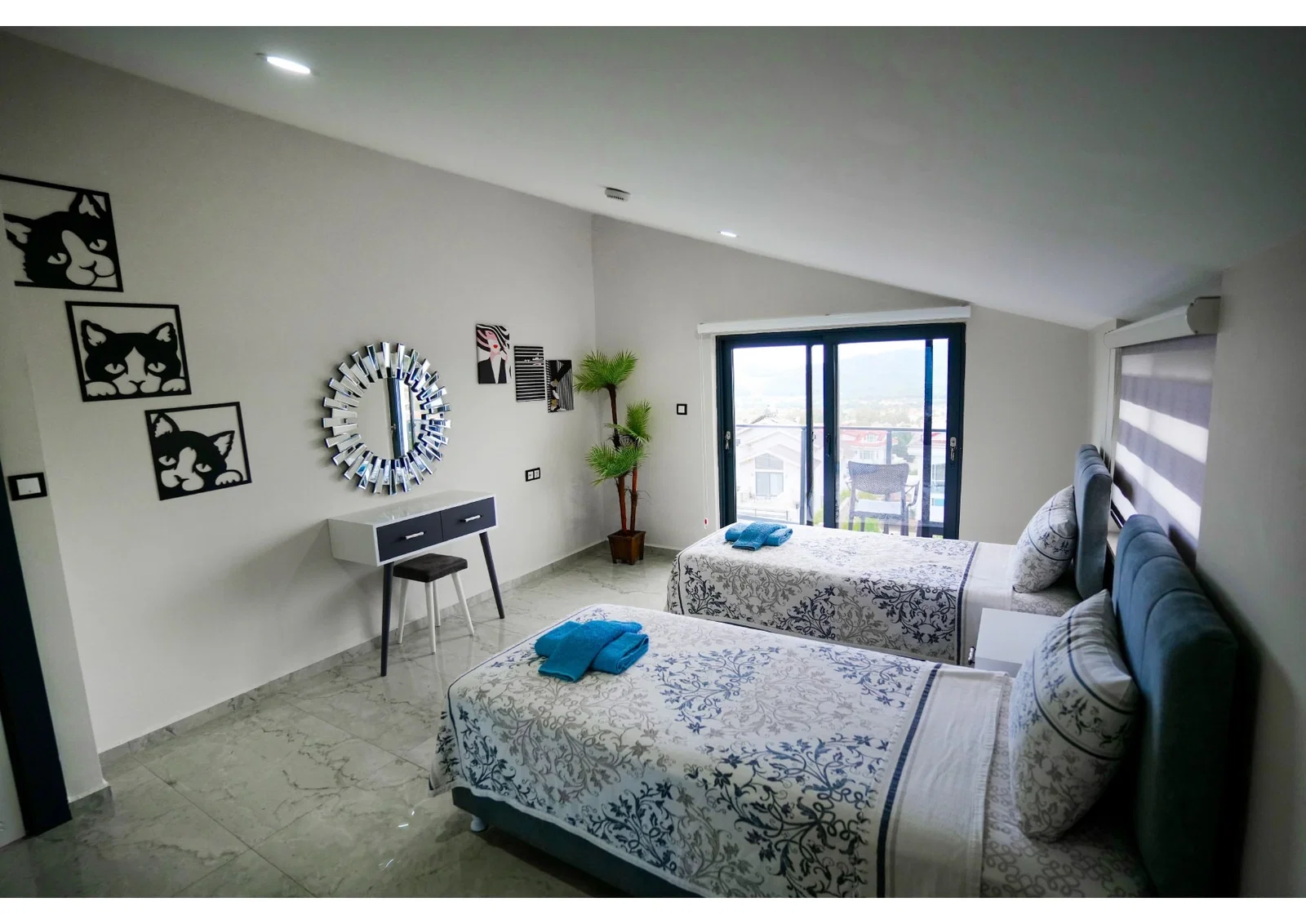 Fethiye’de Sakin Konumda, Isıtmalı Havuzlu, 4 Yatak Odalı, Lüks Villa